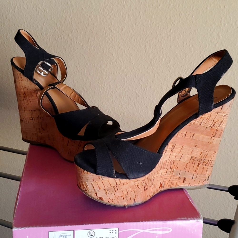 Wedge shoes